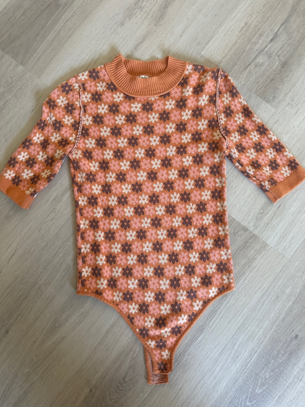 Women’s Anthropologie Orange Floral Knit Bodysuit in S